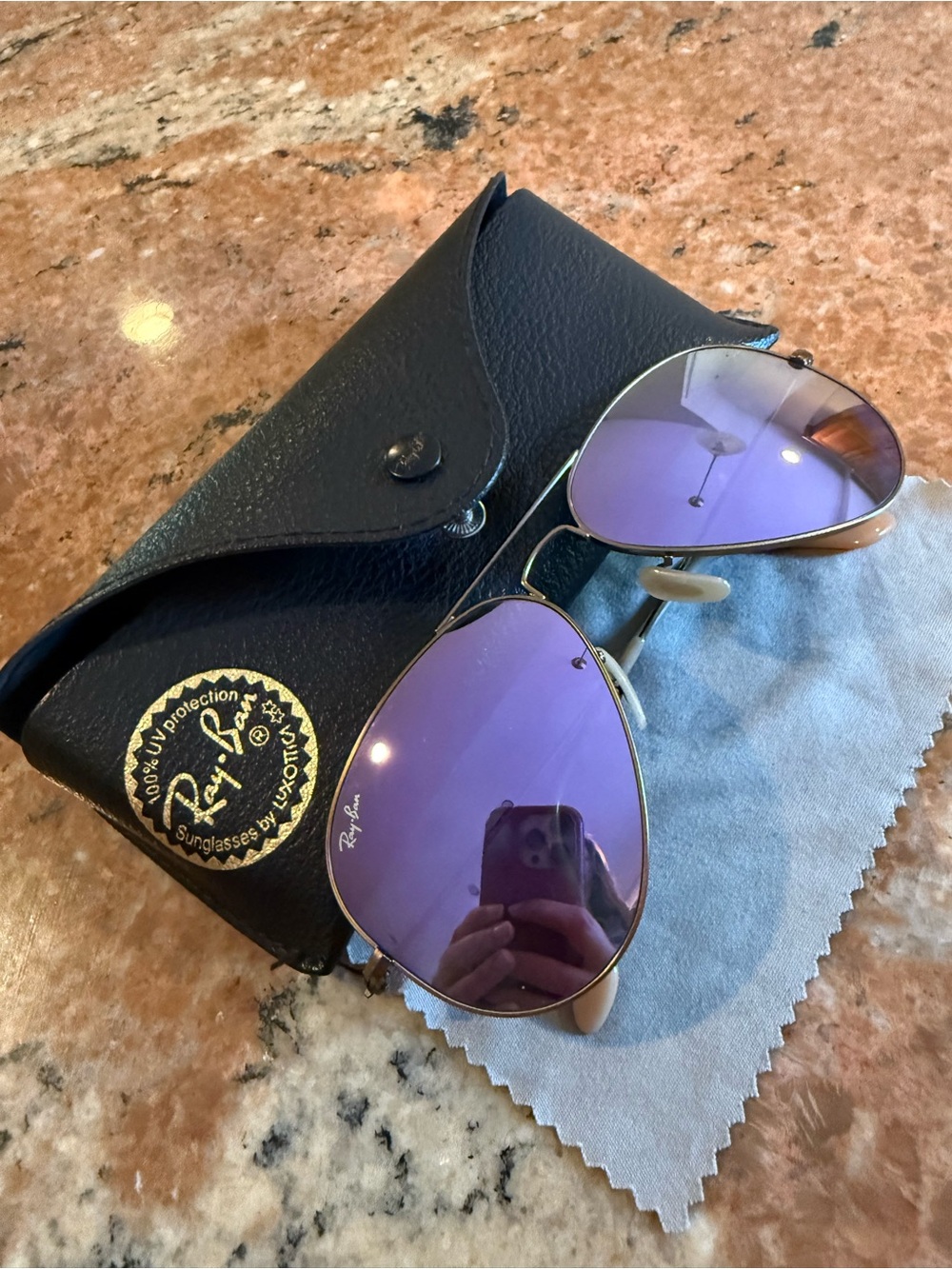 Ray-Ban large Aviator Sunglasses in lilac/light Purple mirror Lens. EUC
